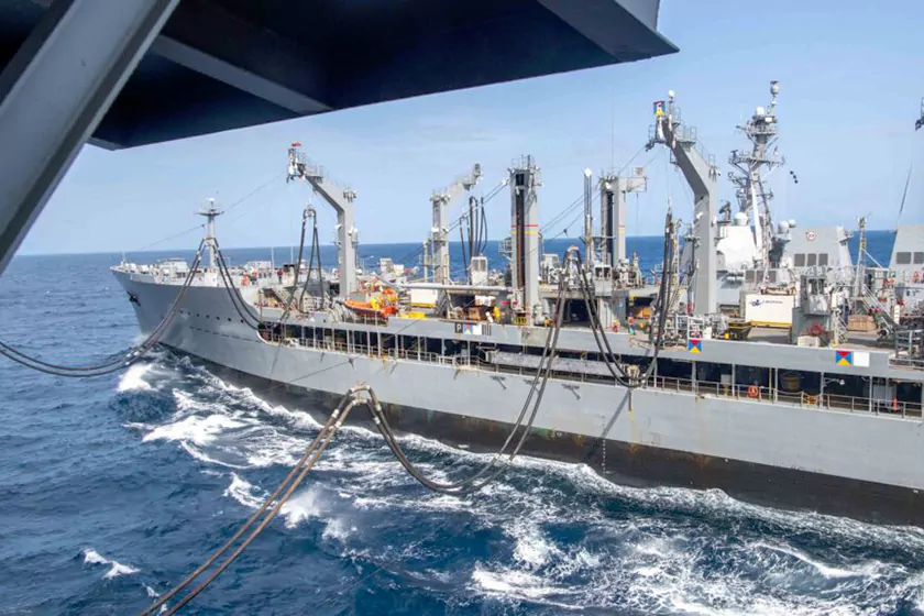 Replenishment of ship fluid hose