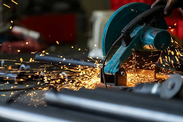 How Does a Hydraulic Hose Chop Saw Work