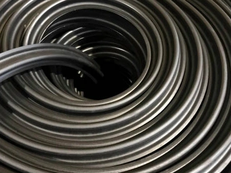 What is 4 Wire Hydraulic Hose