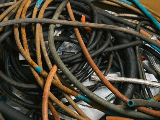 Braided Hose vs Standard Hose What You Need to Know