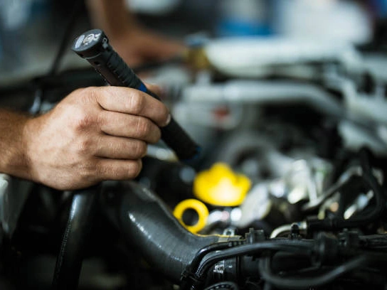 How Can We Identify a Power Steering Hose Leak