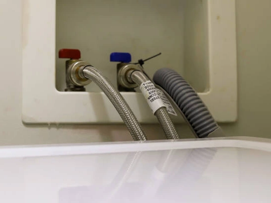 Rubber vs Braided Washer Hose