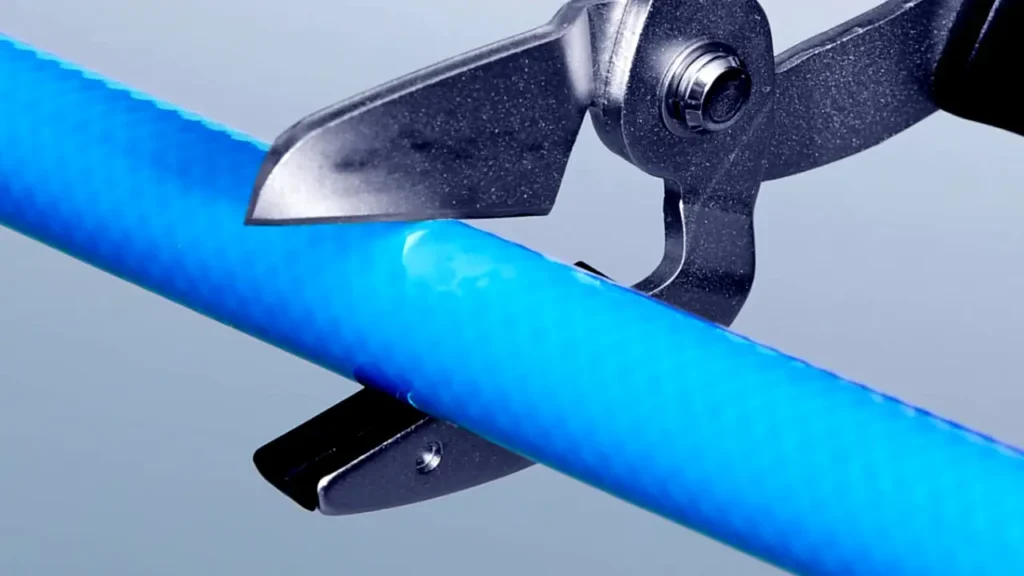 best way to cut rubber hose