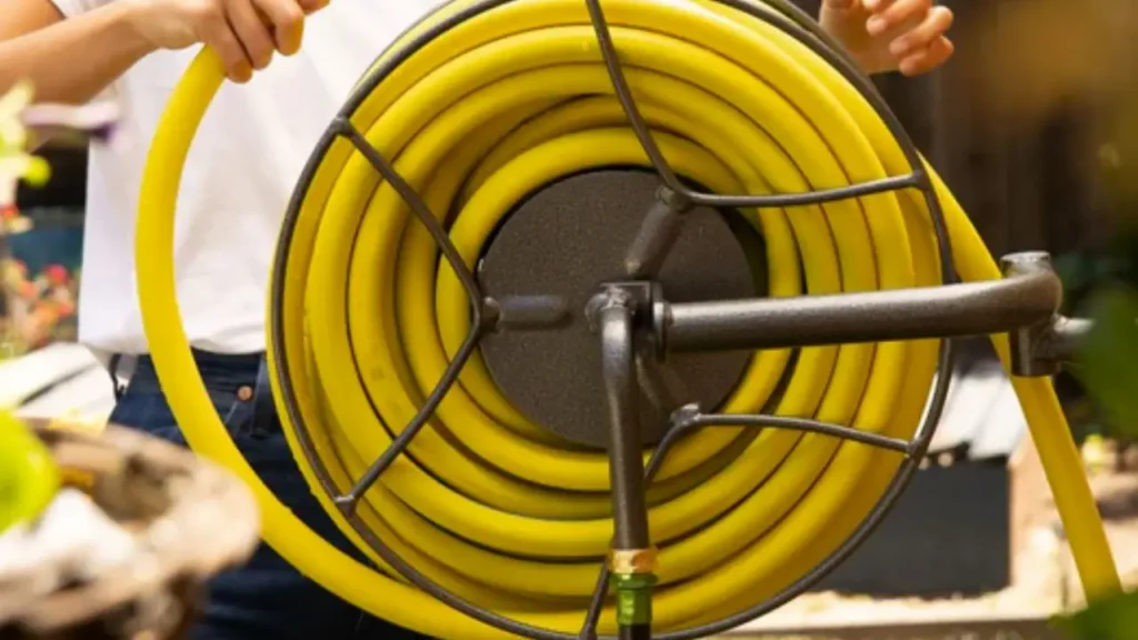 how to keep rubber hoses from kinking