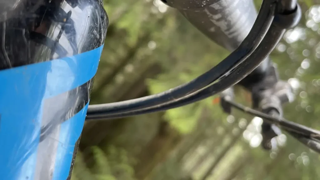 hydraulic hose kinking problem